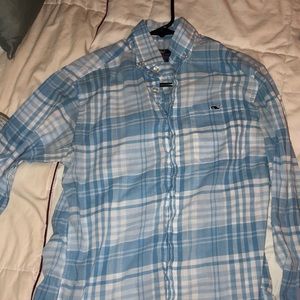 Vineyard vines button down could be a S or M